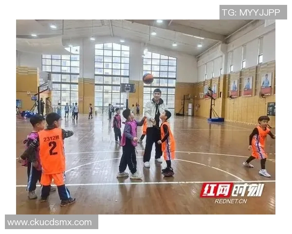 上虞小姚明的篮球梦想与成长之路:从小球场到大舞台的奋斗故事 上虞小姚明的篮球梦想与成长之路:从小球场到大舞台的奋斗故事